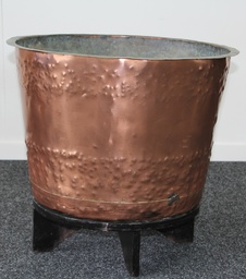 [H-COPPERSTND] Copper Pot on Stand Vintage